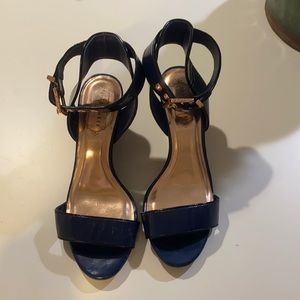 Ted Baker Lernox Navy wedge 37.5 rosegold accent